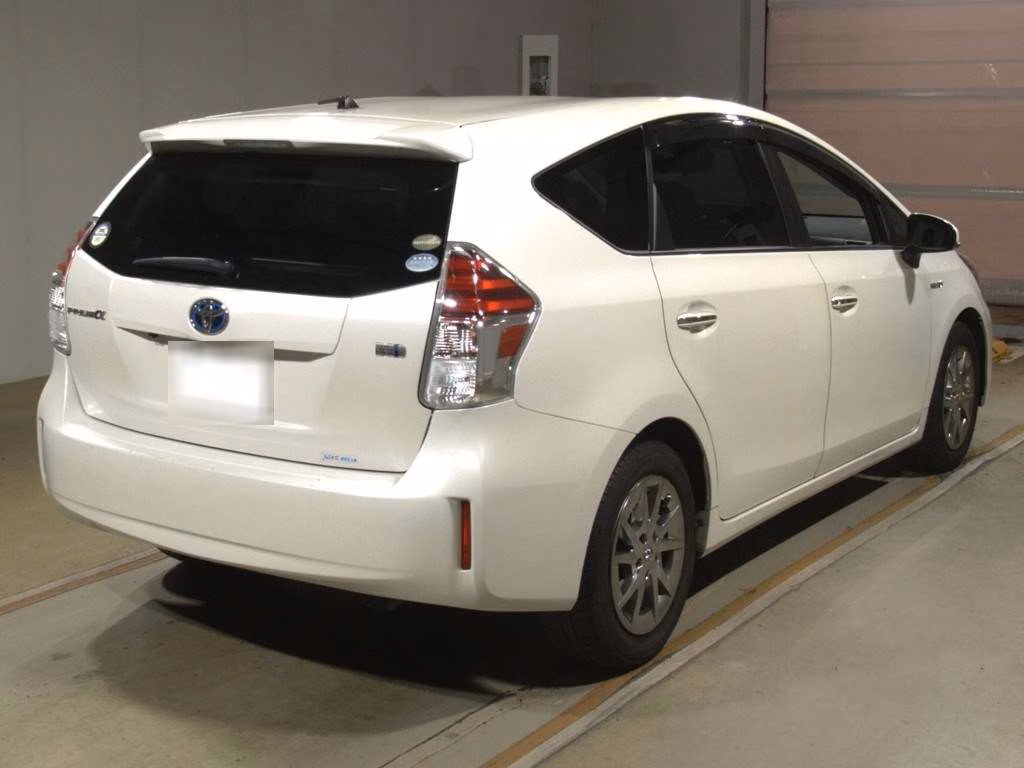 TOYOTA PRIUS ALPHA