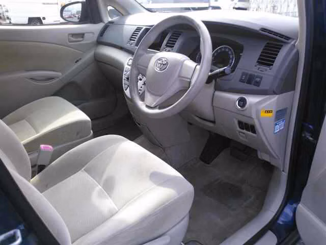 TOYOTA ISIS