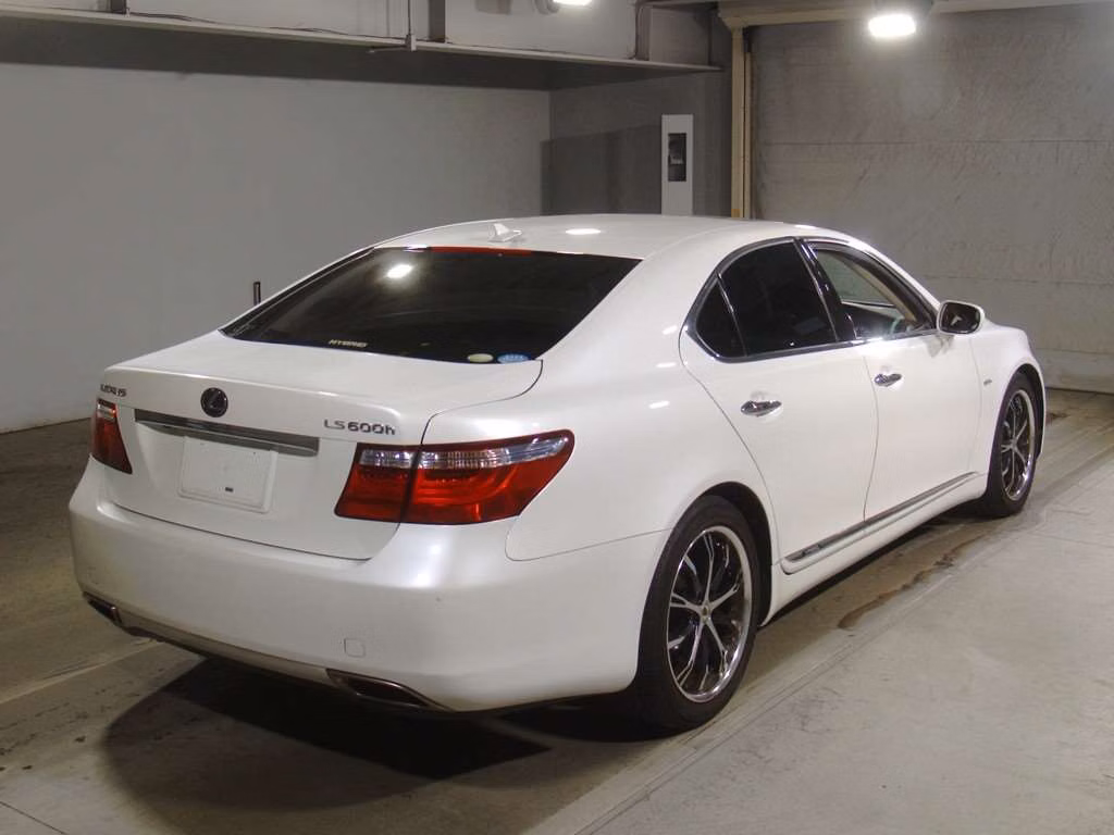 LEXUS LS600H