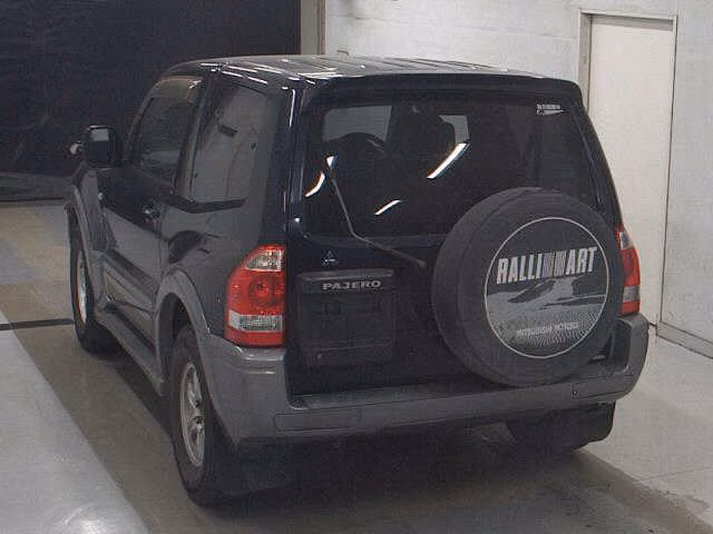 MITSUBISHI PAJERO