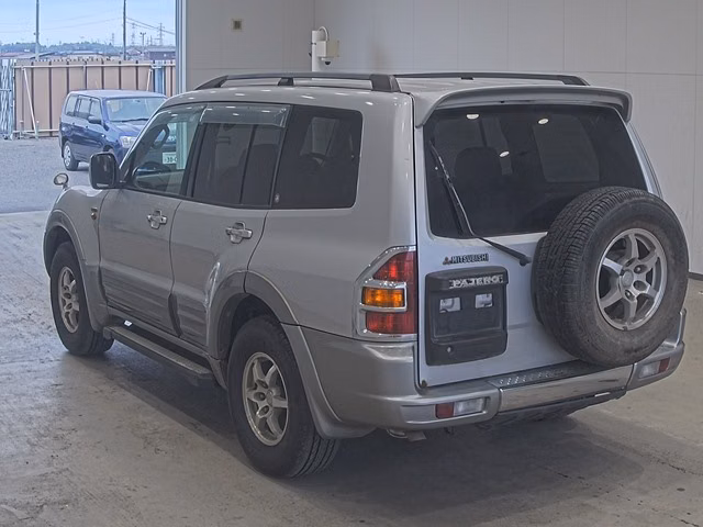 MITSUBISHI PAJERO