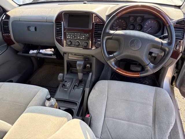 MITSUBISHI PAJERO