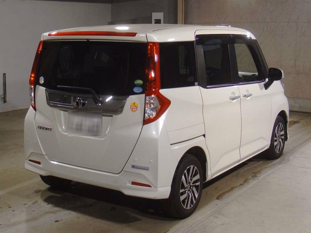 TOYOTA ROOMY