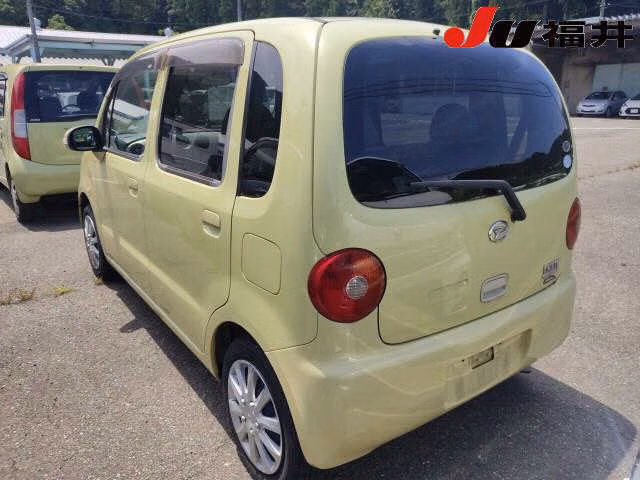 DAIHATSU MOVE LATTE