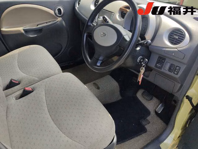 DAIHATSU MOVE LATTE