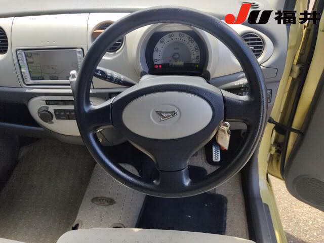 DAIHATSU MOVE LATTE