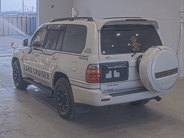 TOYOTA LAND CRUISER