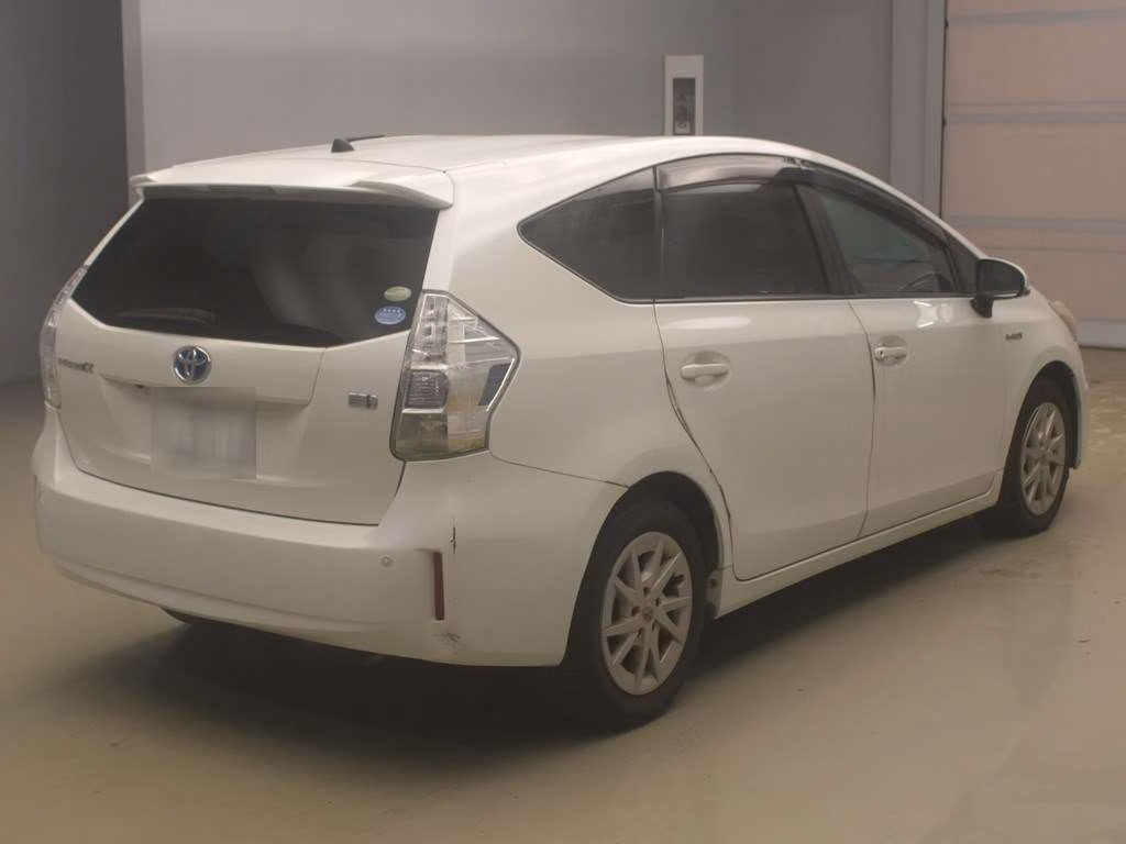 TOYOTA PRIUS ALPHA