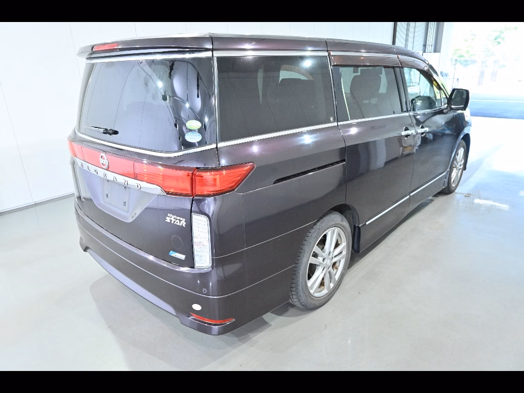 NISSAN ELGRAND