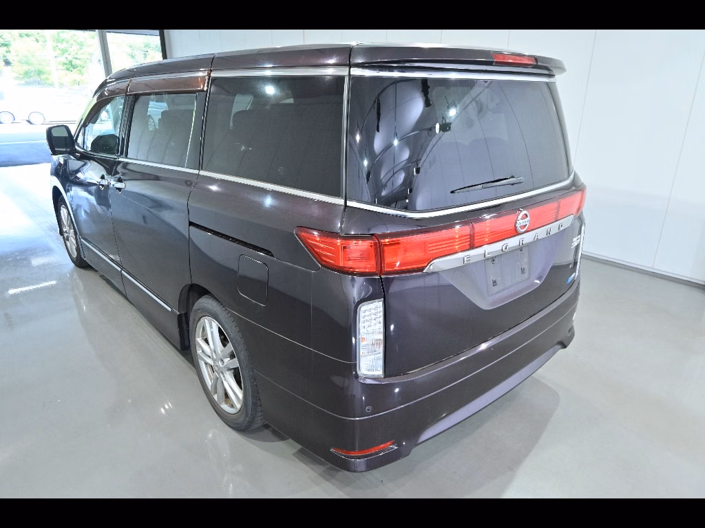 NISSAN ELGRAND