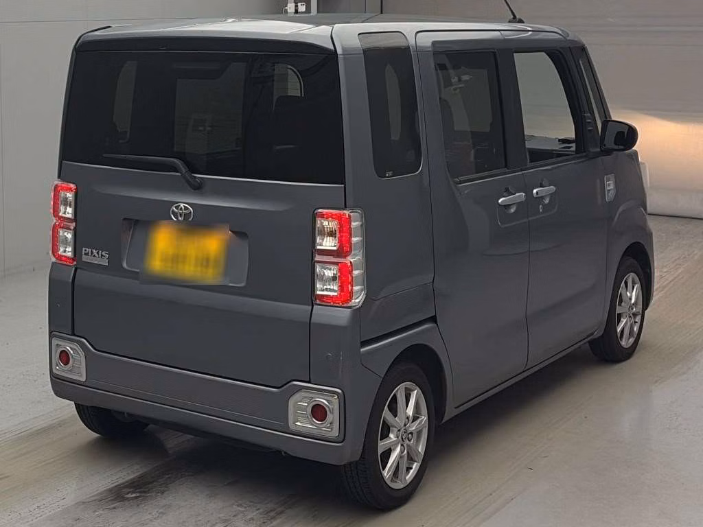TOYOTA PIXIS MEGA