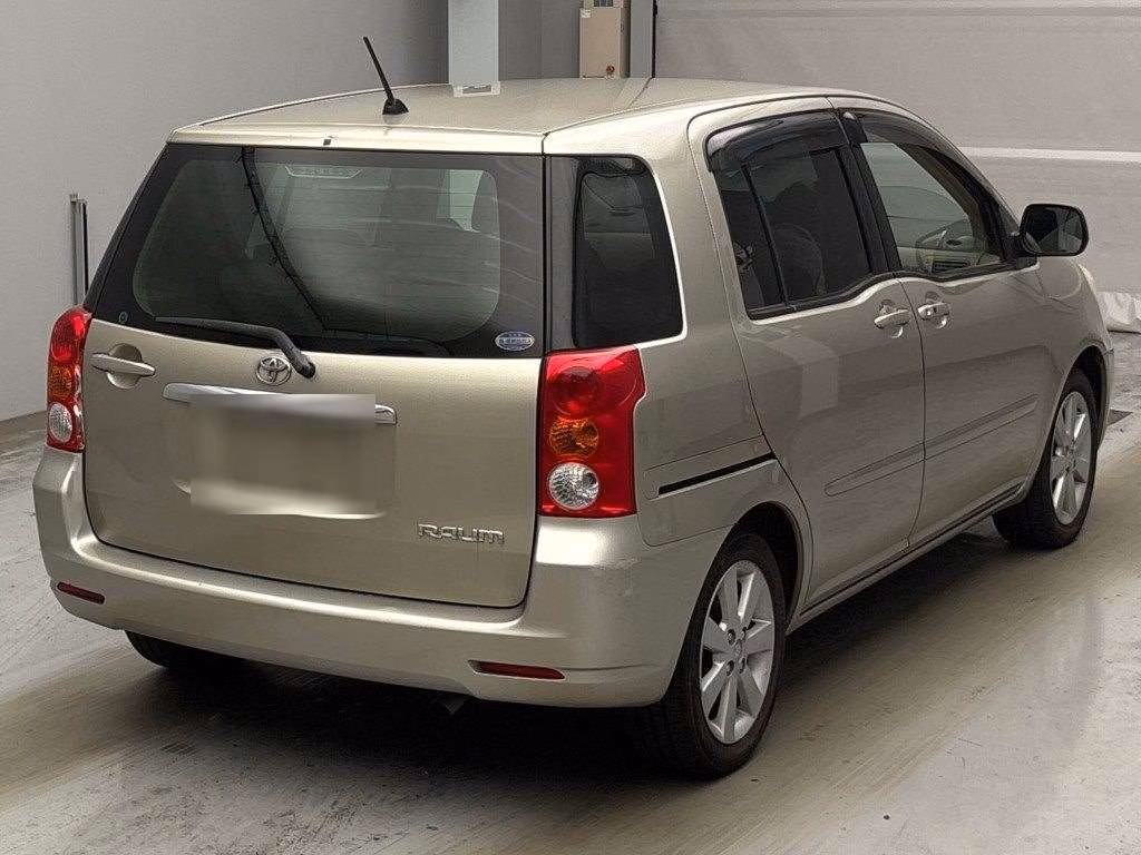 TOYOTA RAUM
