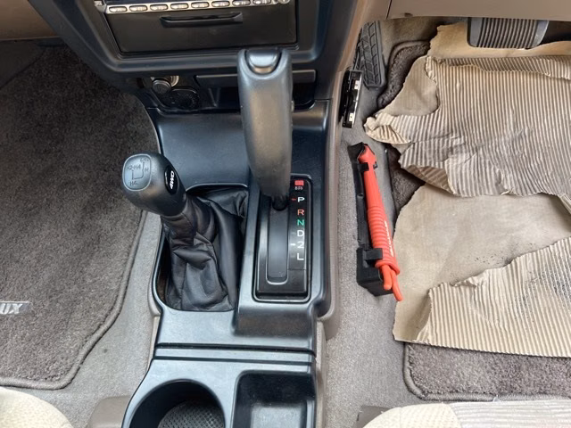 TOYOTA HILUX SURF