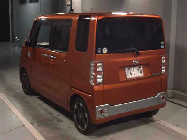 DAIHATSU WAKE