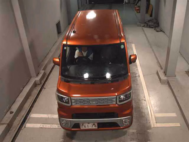 DAIHATSU WAKE