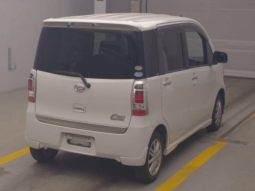 DAIHATSU TANTO EXE