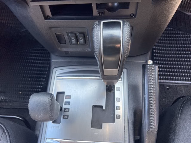 MITSUBISHI PAJERO