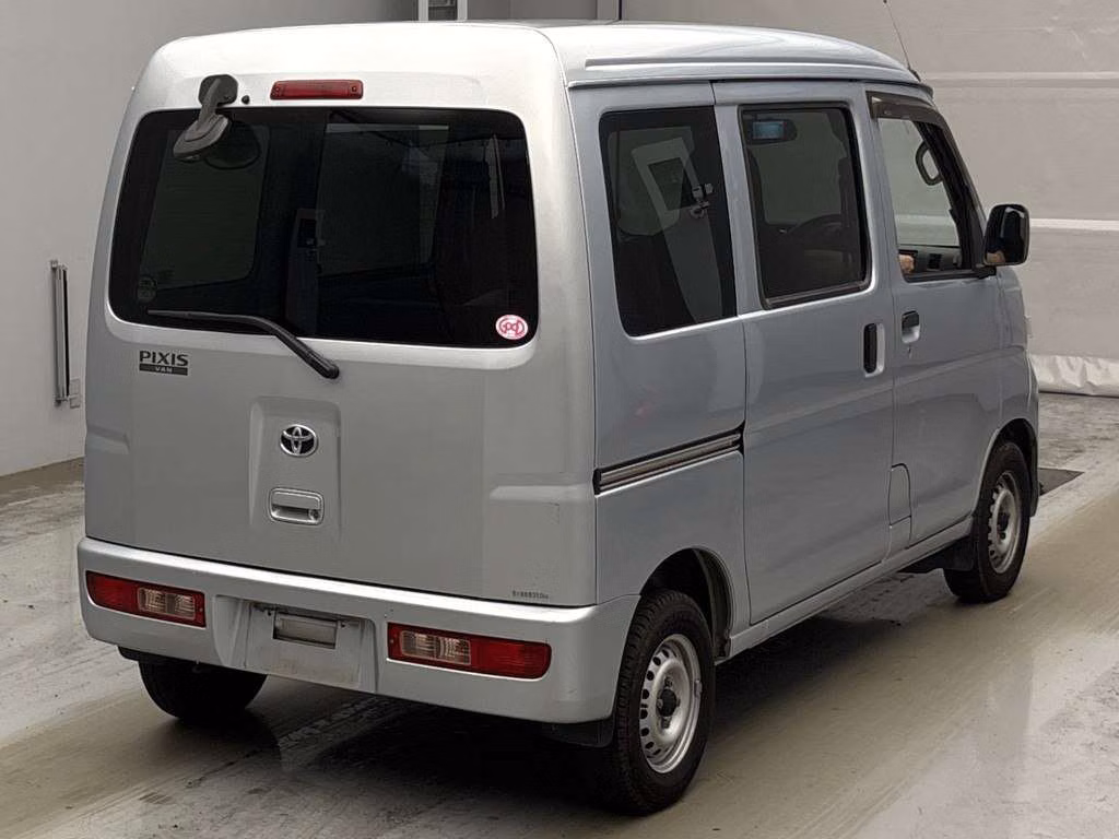TOYOTA PIXIS VAN