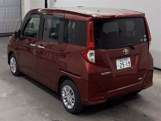 TOYOTA ROOMY