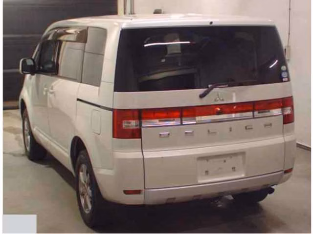 MITSUBISHI DELICA D:5