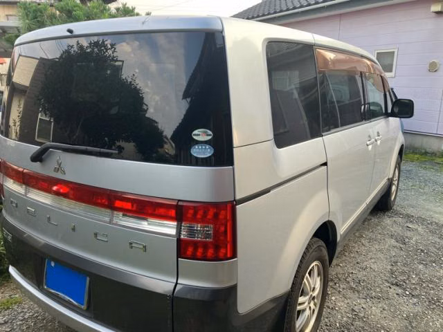 MITSUBISHI DELICA D:5
