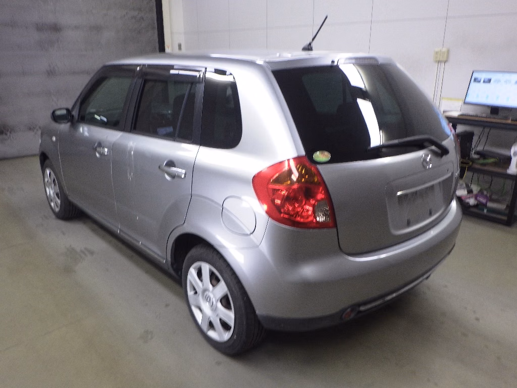 MAZDA VERISA