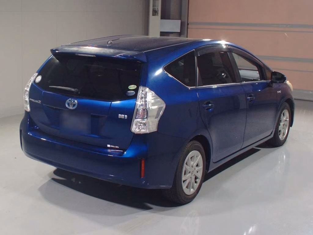 TOYOTA PRIUS ALPHA