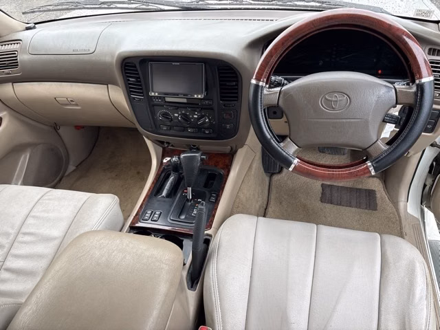 TOYOTA LAND CRUISER