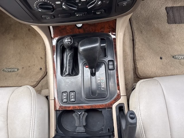 TOYOTA LAND CRUISER