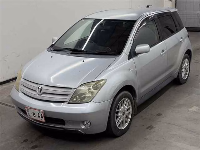 TOYOTA IST
