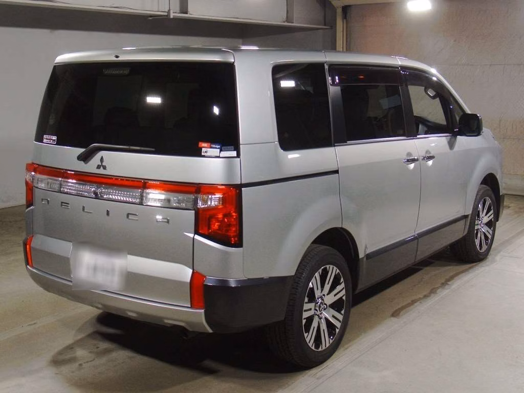 MITSUBISHI DELICA D:5