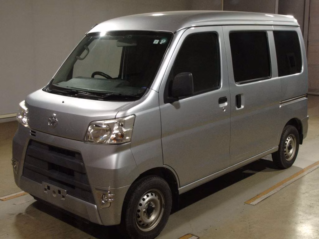 TOYOTA PIXIS VAN