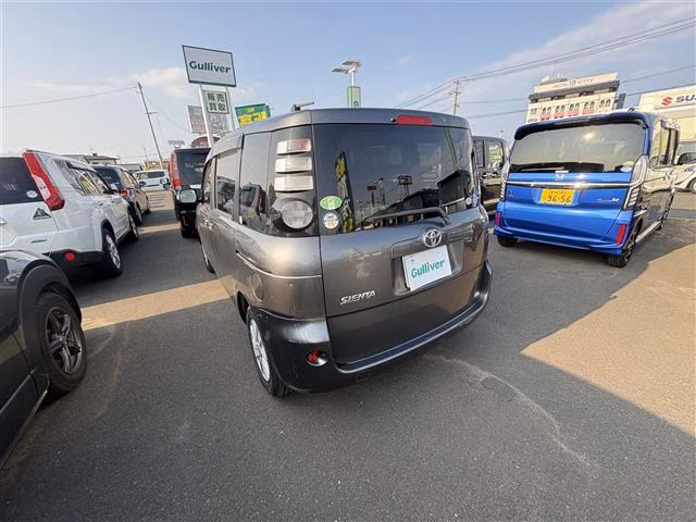 TOYOTA SIENTA
