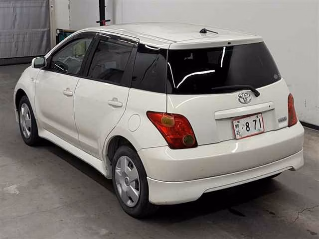 TOYOTA IST