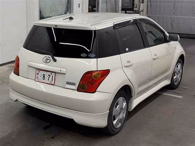 TOYOTA IST