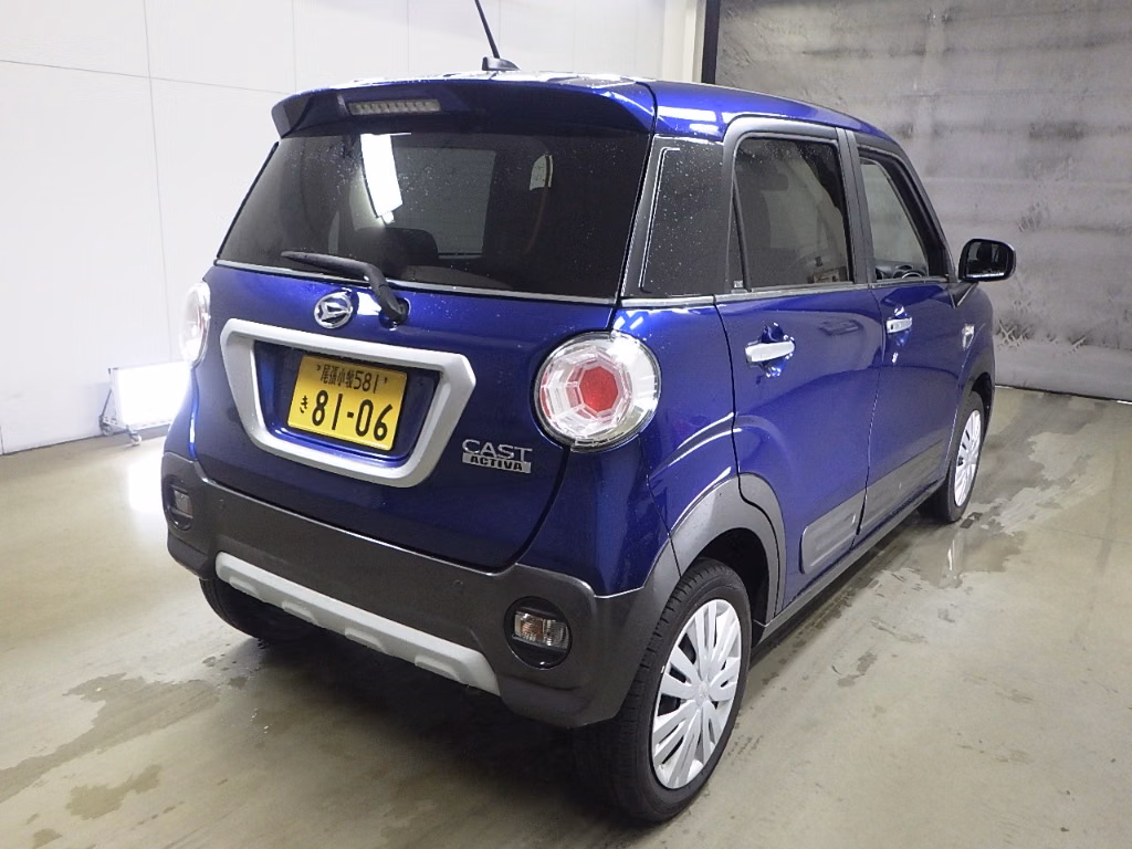 DAIHATSU CAST