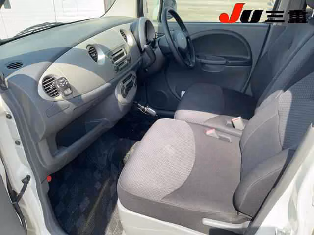 DAIHATSU MOVE LATTE