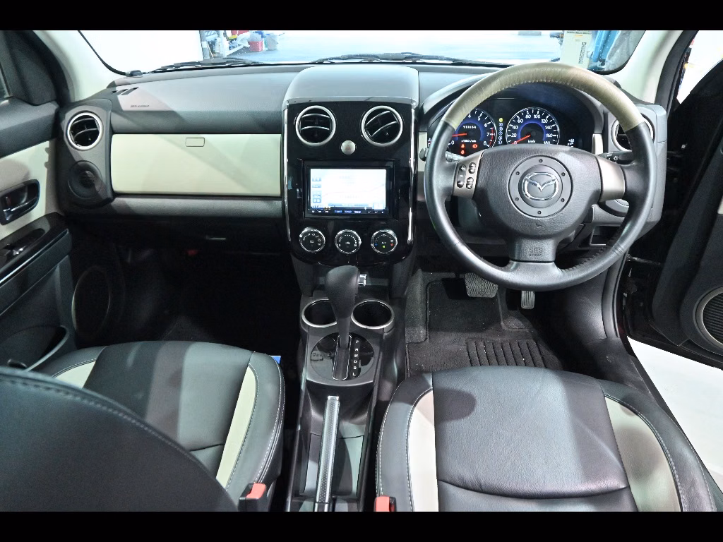 MAZDA VERISA