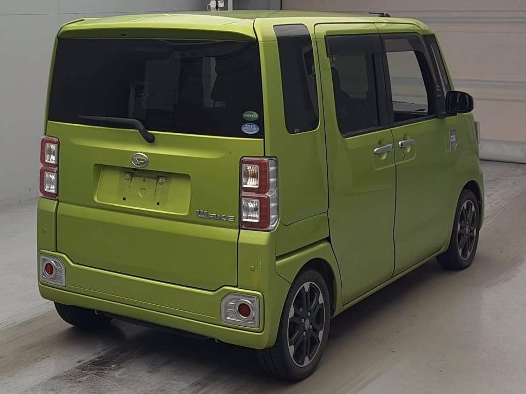 DAIHATSU WAKE
