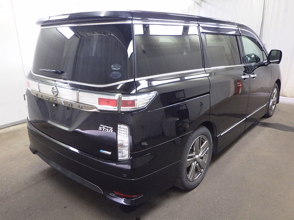 NISSAN ELGRAND