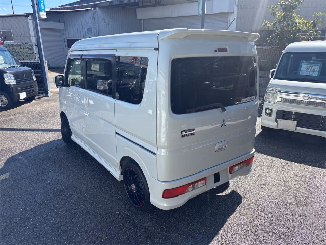 MITSUBISHI TOWN BOX