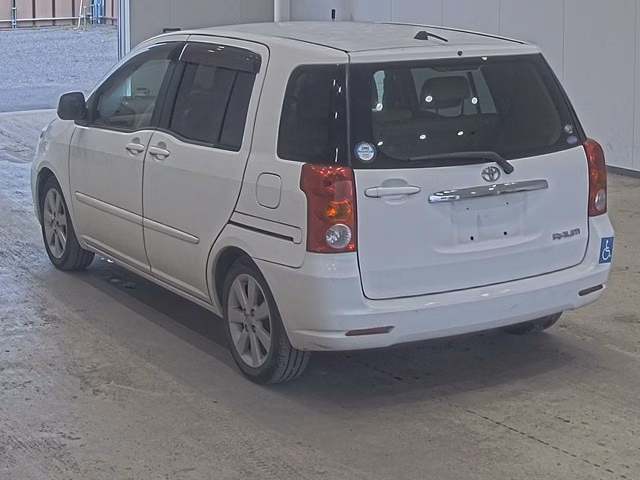 TOYOTA RAUM