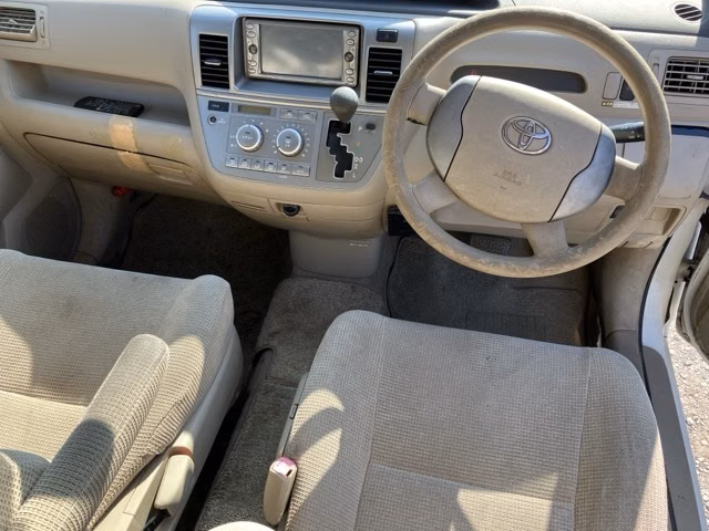 TOYOTA RAUM