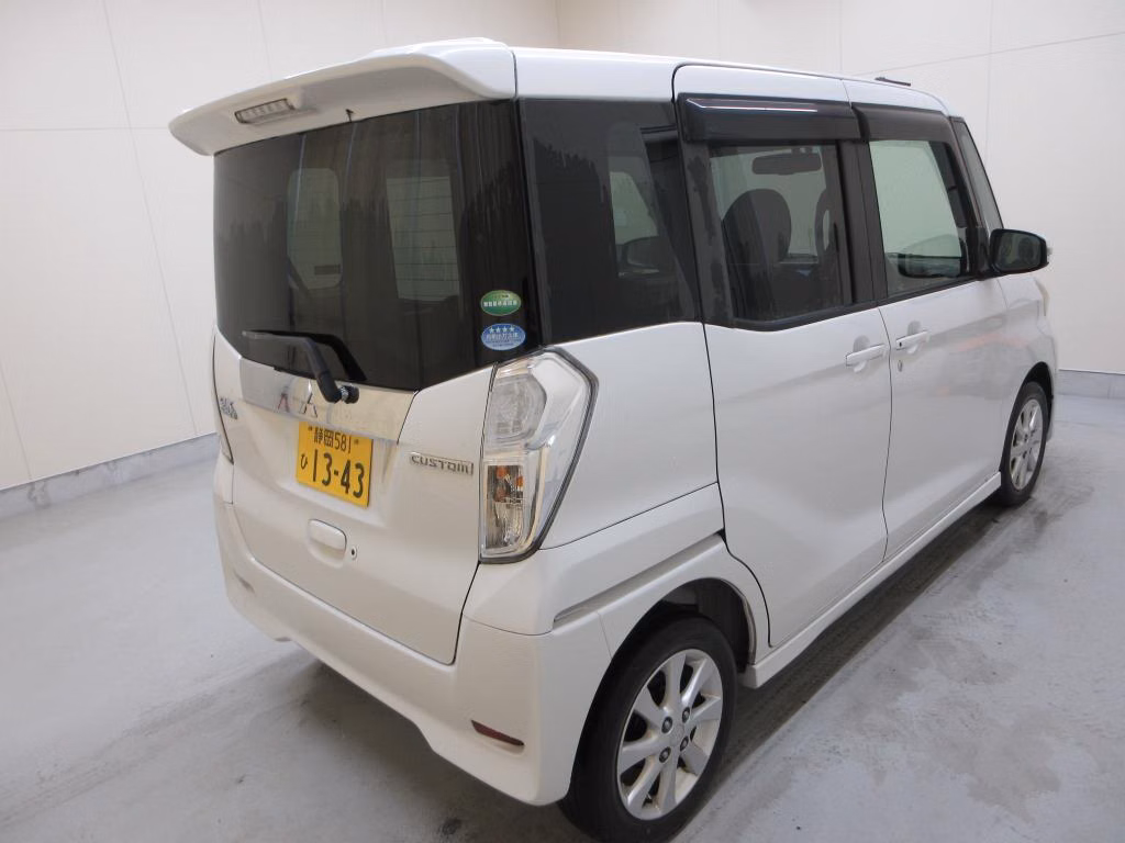 MITSUBISHI EK SPACE