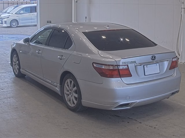LEXUS LS600H