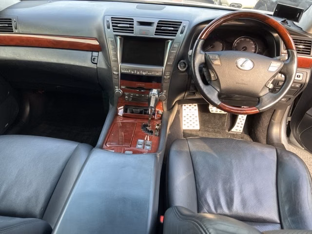 LEXUS LS600H