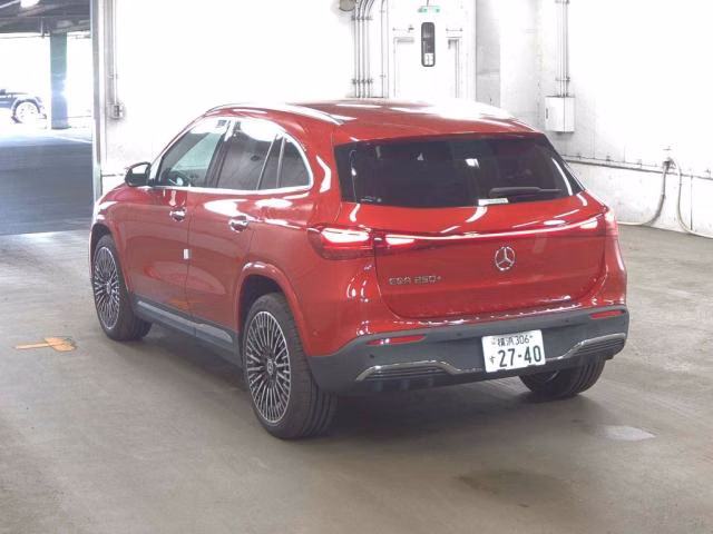 MERCEDES-BENZ EQA