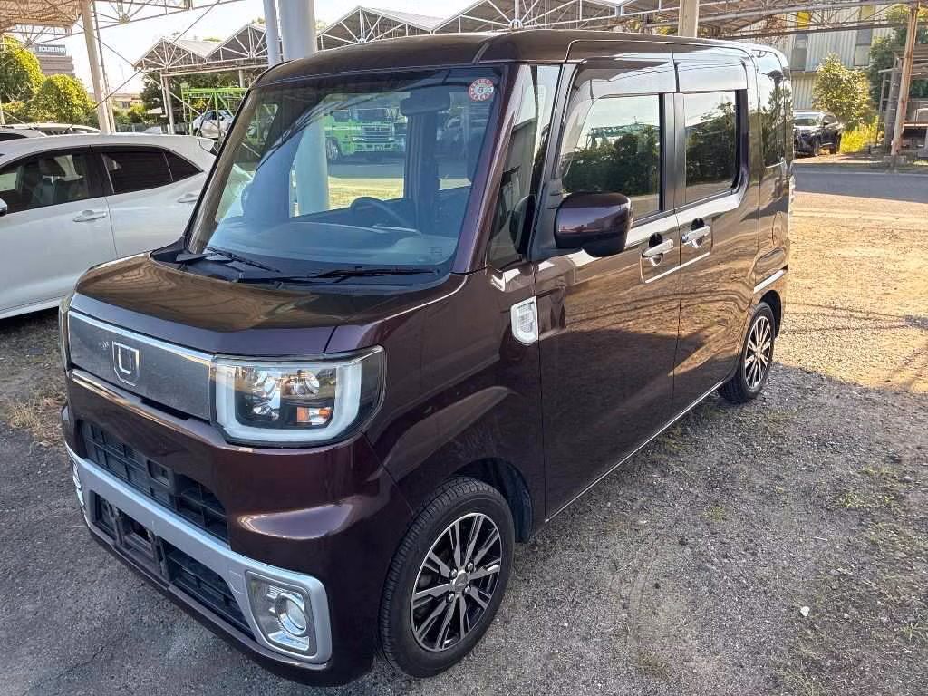 DAIHATSU WAKE