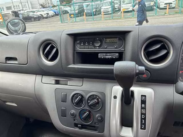 NISSAN NV350 CARAVAN