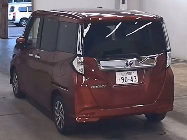 TOYOTA ROOMY